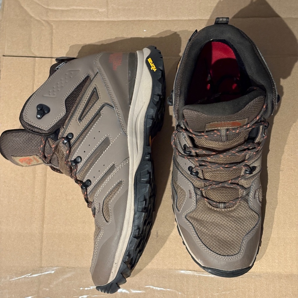 Men's Brown Hiking Boots